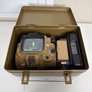 Fallout 4: Pip-Boy 3000 Mk IV Deluxe Bluetooth Edition - ThinkGeek Prop Replica